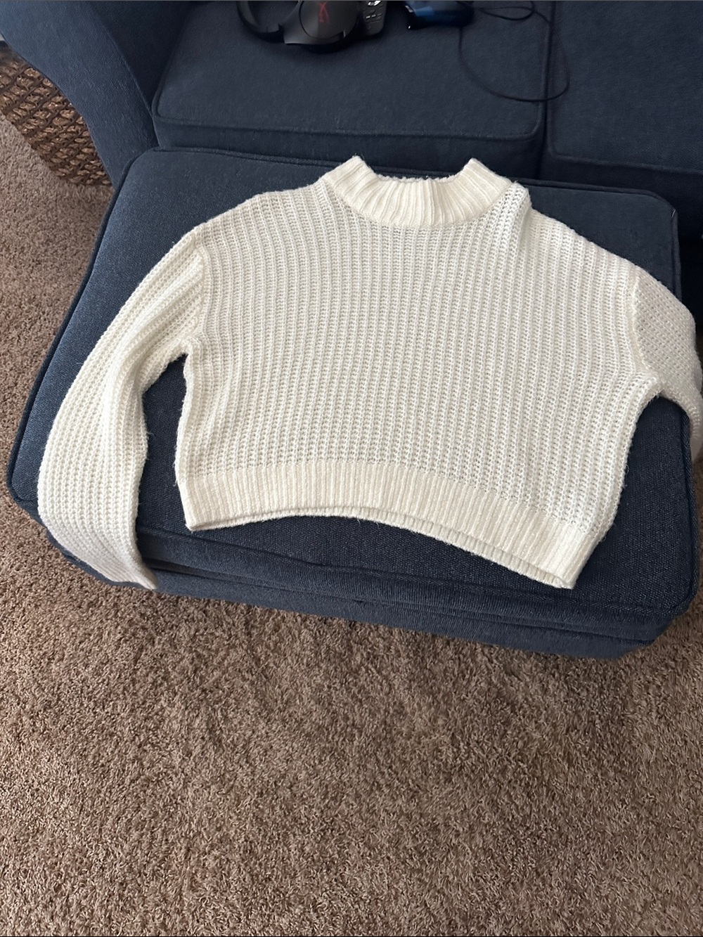 H&M Cream Cropped Ribbed Turtleneck Sweater